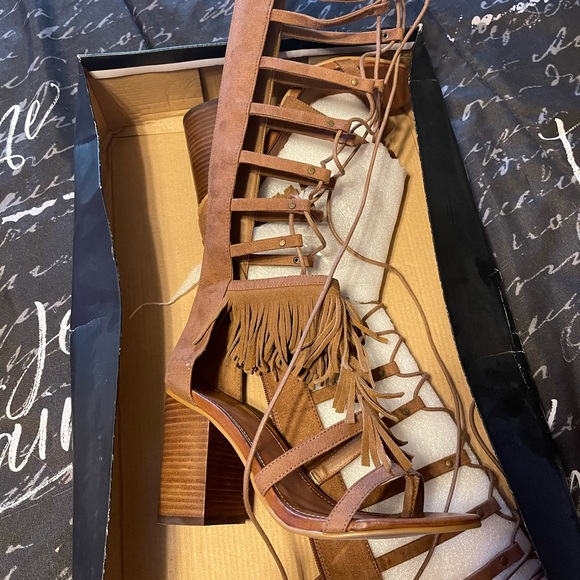 NWT Knee High Opened-Toed Gladiator Heeled Laced-Up Sandals - Picture 11 of 15